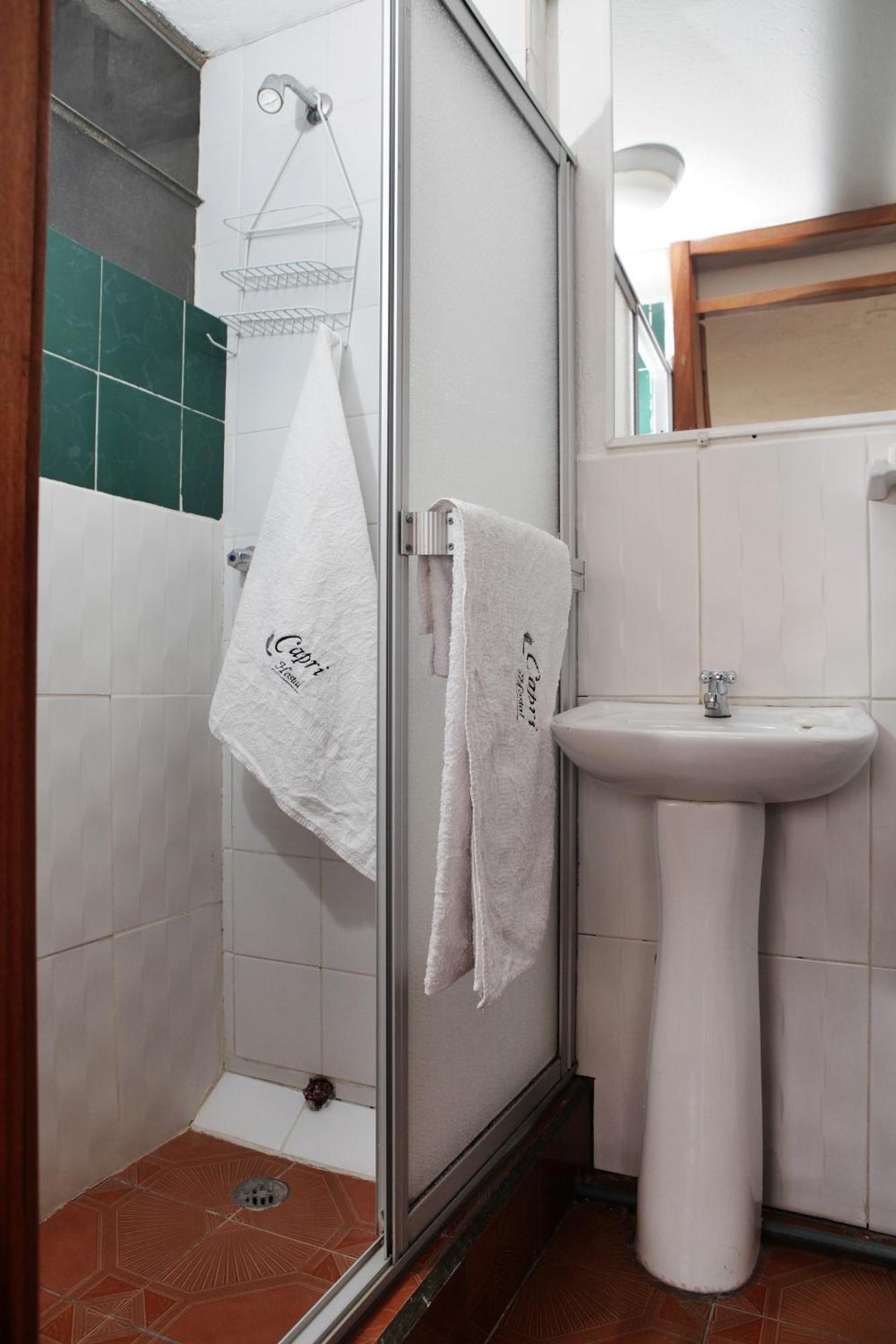 Hostal Capri Quito Quarto foto
