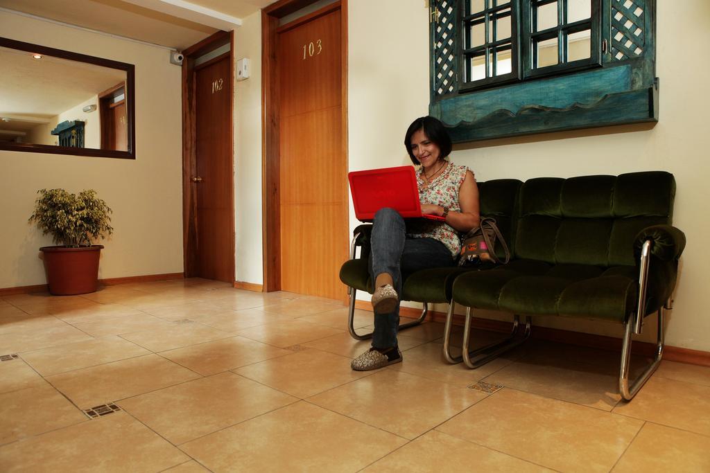 Hostal Capri Quito Exterior foto
