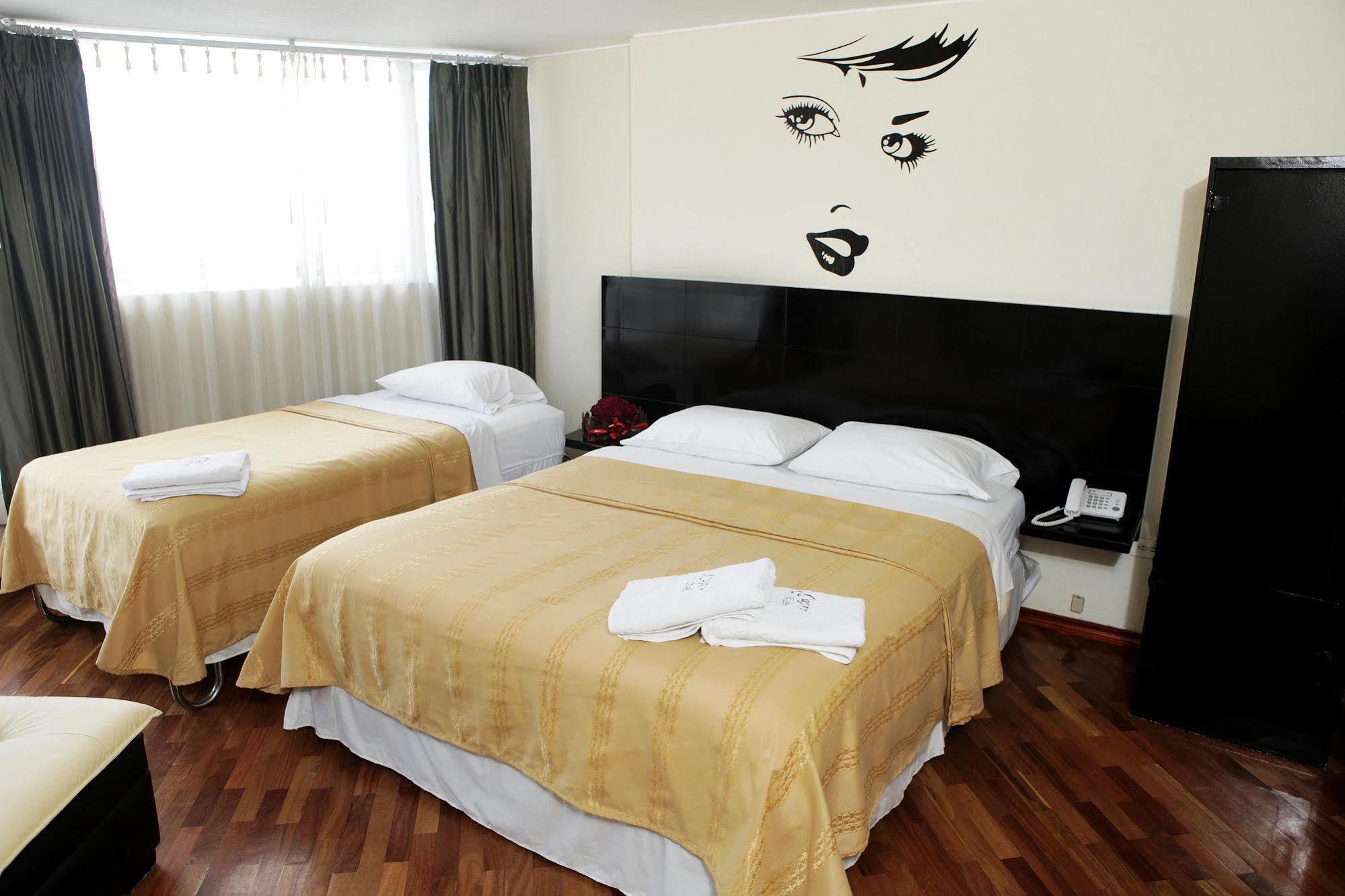 Hostal Capri Quito Exterior foto