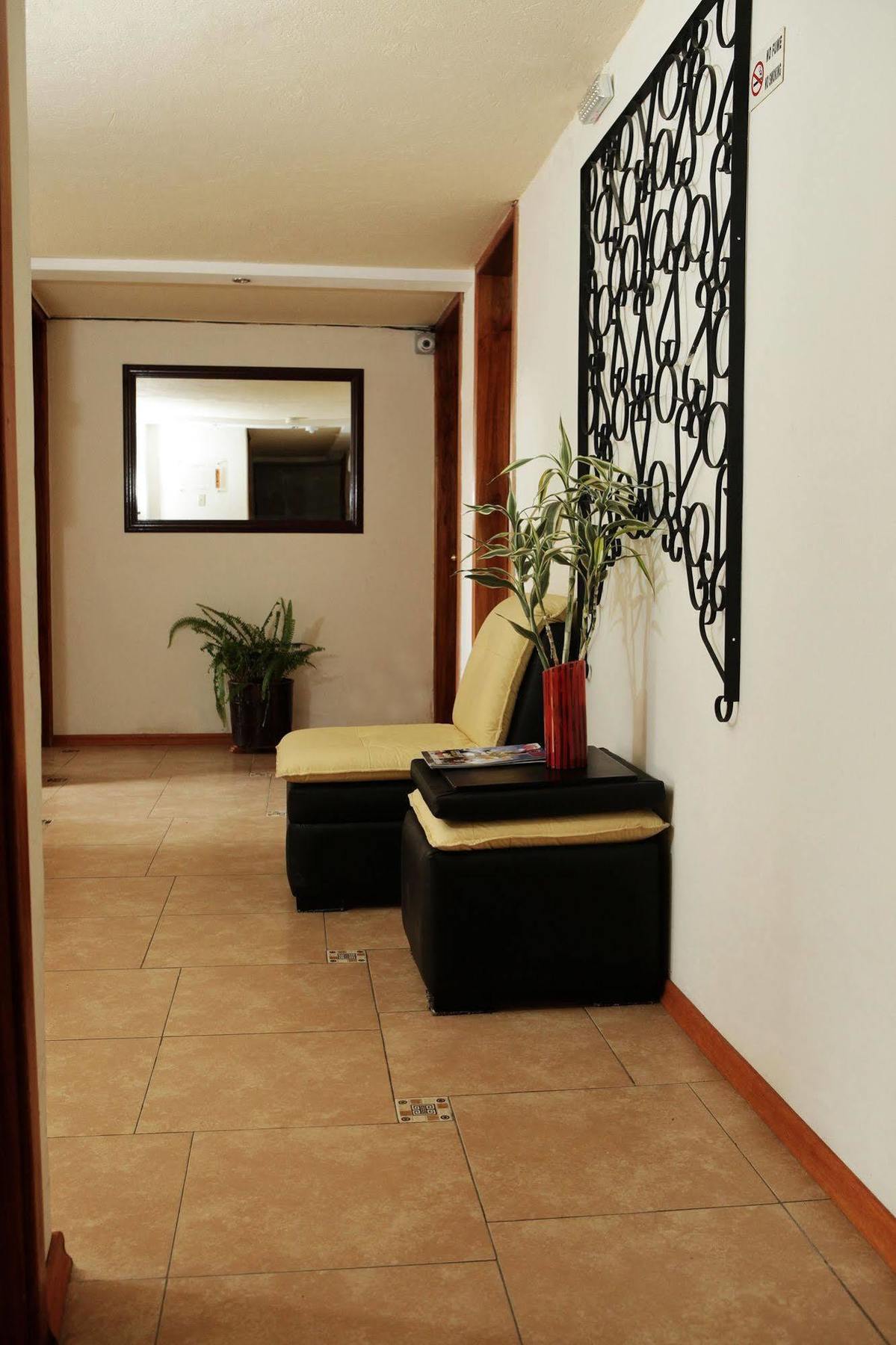 Hostal Capri Quito Exterior foto